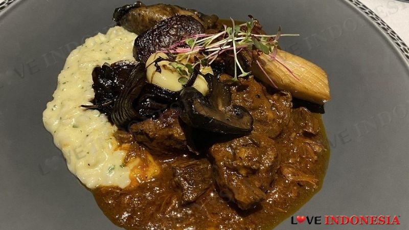 Tips Olah Daging Sapi Bagian Sengkel Jadi Hidangan Rendang Istimewa ala Chef Chandra