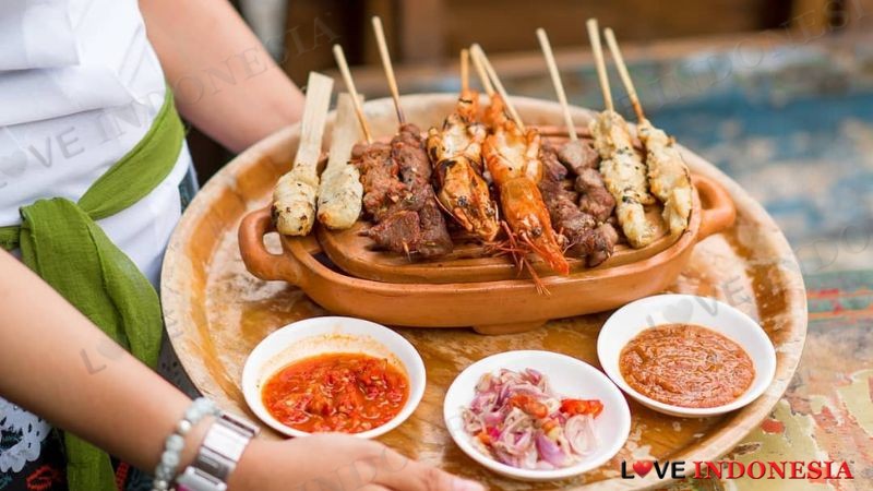 5 Rekomendasi Tempat Makan Kuliner Khas Bali di Jakarta, Serasa Berlibur ke Pulau Dewata!