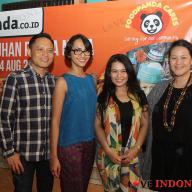 Sita Nursanti, Nina Tamam, Dea Mirella, Sarwana bersama foodpanda Cares Berbagi Kasih dengan Panti Asuhan Putra Nusa