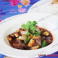 Braised Beef with Herb Onion and Capsicum