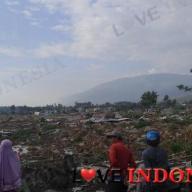 Kondisi pantai di Kota Palu pascatsunami. Kerusakan cukup parah. Bangunan hancur dan rata tanah. (Twitter Sutopo)_4