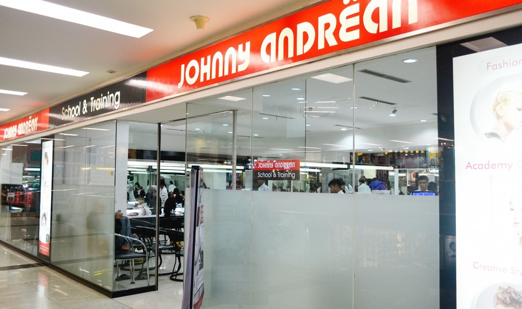 Johnny  Andrean  Training Center Ciputra Mall Love 