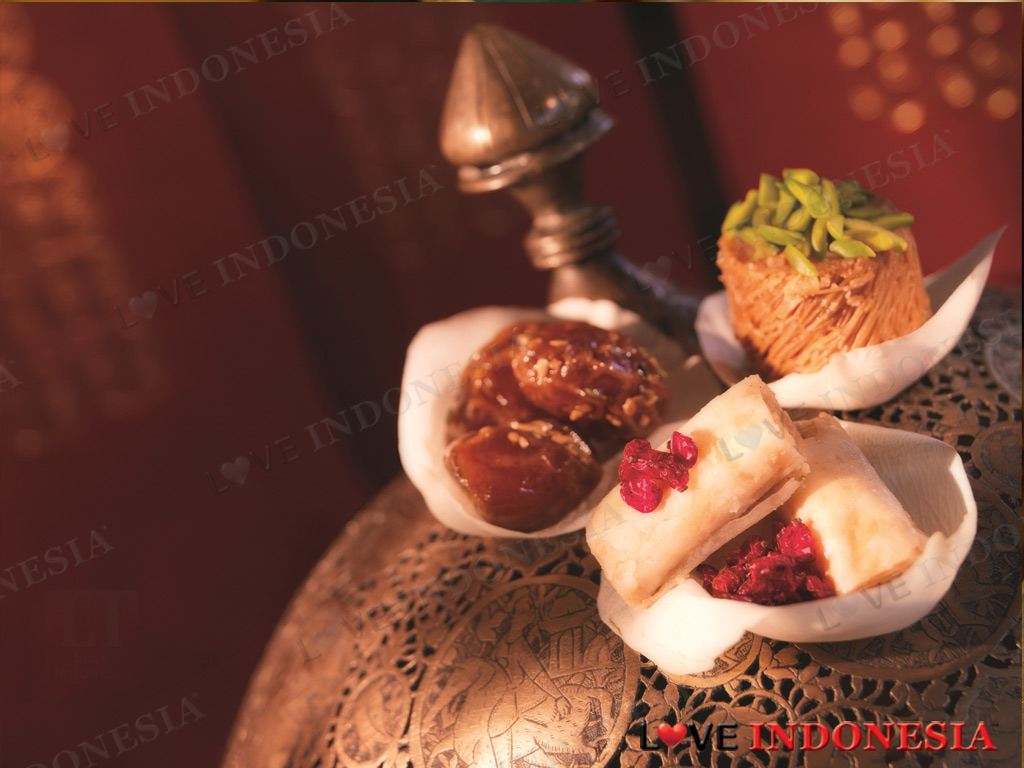 Serunya Buka Puasa dengan Hidangan Timur Tengah dan Iringan Tarian Sufi di Asia Restaurant