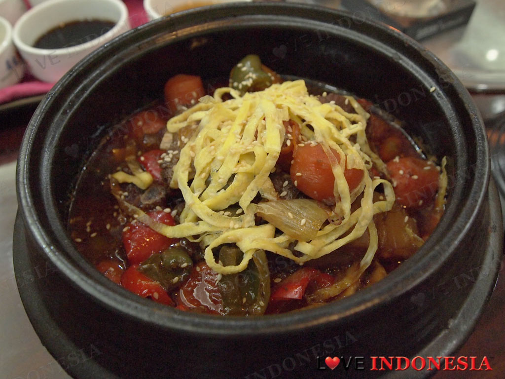 Yuk Coba Hidangan Tradisional Otentik Korea di Myeong-ga Myeon-ok!