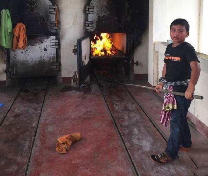 Bocah 11 Tahun Pembakar Mayat Jadi Viral