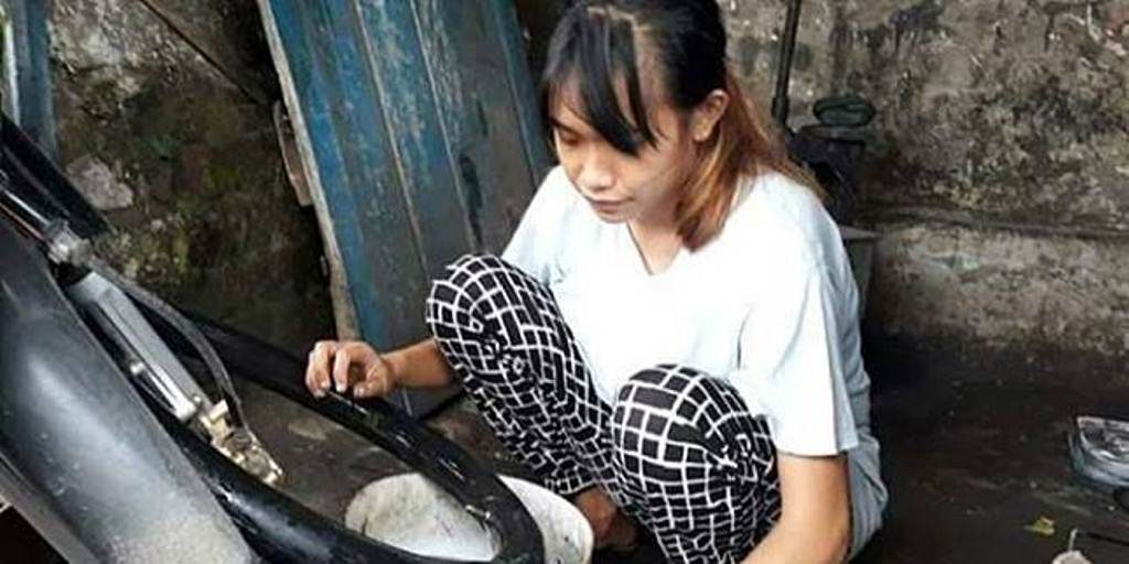 Berparas Cantik, Gadis Tukang Tambal Ban di Garut Ini Viral di Media Sosial