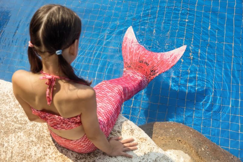 Viral Putri Duyung India, Habiskan 14 Jam Berenang di Danau Setiap Hari!