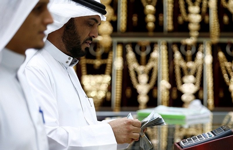 Viral Pria Arab Sewa Satu Mal untuk Berbelanja Pakai Mobil Pribadi