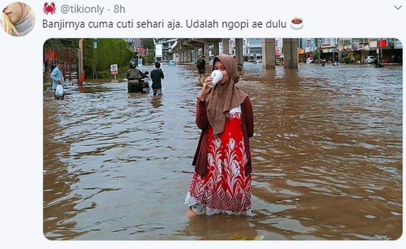 4 Meme Banjir Jakarta, Hiburan ala Netizen Ajaib