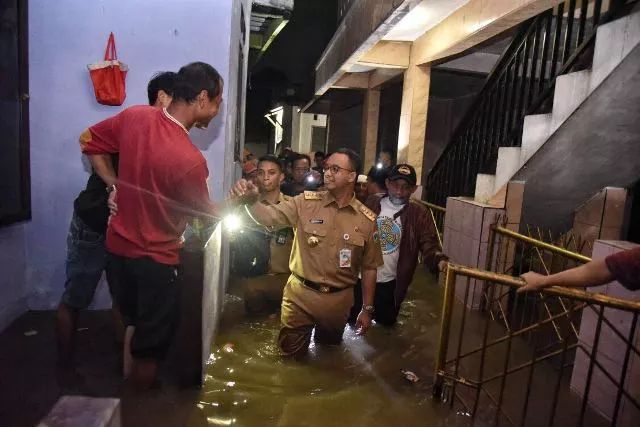 #AniesNgapainAja Ramai di Twitter, Netizen Ingatkan Banjir Akibat Ulah Manusia